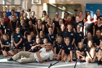 Saxon Kangaroos des SSV Brand-Erbisdorf: Von der Schul-AG zum Traditionssport - Viele ehemalige und aktuelle Mitglieder der Saxon Kangaroos haben am vergangenen Samstag auf eine lange Historie zurückgeblickt. In den vergangenen Jahren waren auch einige Jungs im Verein, derzeit liegt der weibliche Anteil aber bei 100 Prozent.