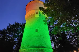 Sayda: Wasserturm soll wieder einmal beleuchtet werden - Der Wasserturm von Sayda im Erzgebirge war am 22. August zum ersten Mal beleuchtet.