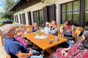 Saydaer Oberschüler laufen für einen guten Zweck - Der Schülerrat der Oberschule Sayda übergab der Nassauer Wohngruppe jetzt eine Spende.