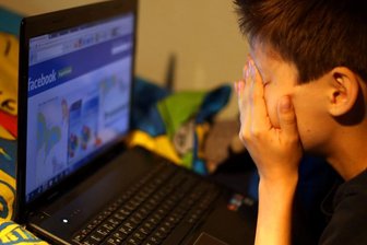 Schüler und Lehrer wehren sich gegen Mobbing im Internet -