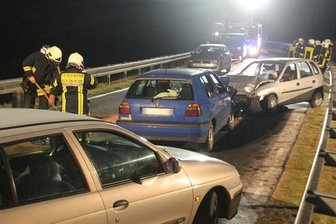 Schönheide: Karambolage auf glatter Fahrbahn -