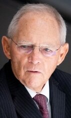 Schäuble diskutiert mit Schülern - 