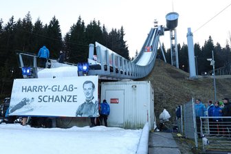 Schanze in der Vogtland-Arena nach Klingenthaler Skisprungidol Harry Glaß benannt - Dem Olympiadritten von Cortina d‘Ampezzo wurde am Samstag, 28 Jahre nach seinem Tod, eine große Ehre zuteil.