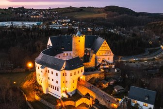 Scharfenstein: Burgfest mit Rennenten - Burg Scharfenstein am Abend.