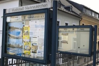 Schaukästen am Markt für Parteien künftig tabu - Die Schaukästen am Unteren Markt in Markneukirchen werden ab August neu vergeben. Ihre Nutzung ist aktuell sehr unterschiedlich. 