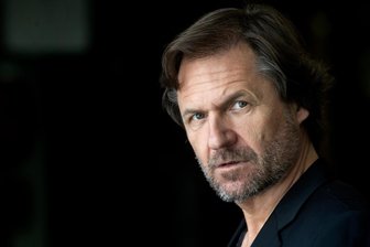 Schauspieler Winfried Frey liest in der Freiheitshalle Hof aus Originalakten von Kriminalfällen - Schauspieler Winfried Frey liest in der Freiheitshalle Hof aus Originalakten von Kriminalfällen. Foto: Luis Zeno Kuhn