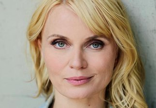 Schauspielerin Julia Klawonn über Til Schweiger und Machtmissbrauch bei Film und Bühne - Julia Klawonn war lange am Freiberger Theater engagiert und arbeitet heute freischaffend für Bühne und Film. Zudem engagiert sie sich für die Rechte von Schauspielerinnen und Schauspielern.