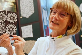 Schaustickerei bietet Geschenkideen -