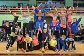 Schauturnen in Friedrichsgrün: Alles dreht sich um ein Jubiläum - Die SG Friedrichsgrün hat mit dem 20. Weihnachtsschauturnen am Sonntag das Publikum begeistert.