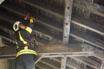 Scheibenberg: Feuer im ehemaligen Güterbahnhof -