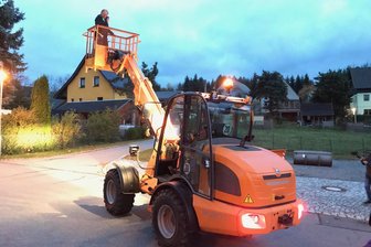 Scheibenberg weiht neuen Radlader ein - Am Montag wurde der neue Radlader der Kommune Scheibenberg vorgestellt...