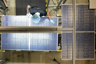 Schicksalswoche für Meyer Burger: Wer setzt sich in der Ampel durch? - Die Solarproduktion bei Meyer Burger in Freiberg. 500 Arbeitsplätze stehen zur Disposition.