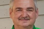 Schiedsrichter erhält die Ehrennadel - Uwe Meyer - Schiedsrichter
