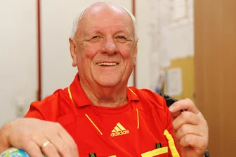 Schiedsrichter-Legende feiert 80. Geburtstag: „Keiner war mir je böse – darauf bin ich stolz“ - Macht auch mit 80 Jahren noch eine gute Figur: Schiedsrichter Siegfried Jahn.