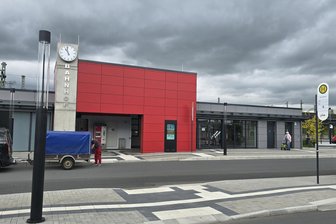 Ersatzbusse statt S-Bahn: Strecke Zwickau–Gößnitz ab Freitag zeitweise dicht - Auch der Werdauer Bahnhof ist von den Einschränkungen im Zugverkehr betroffen.