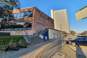 Schlägerei im Chemnitzer Zentrum - Vor dem Terminal 3 war in der Nacht zu Samstag ein Streit eskaliert.