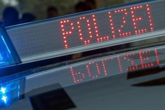 Schlägerei mit Verletztem: Polizei sucht Zeugen - In Plauen ist es zu einer Auseinandersetzung zwischen zwei Männern gekommen. Ein Mann soll den anderen verletzt haben.