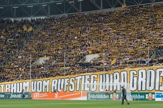 Schlägereien nach Dresden-Rostock-Spiel bringen Zug zum Stehen - 