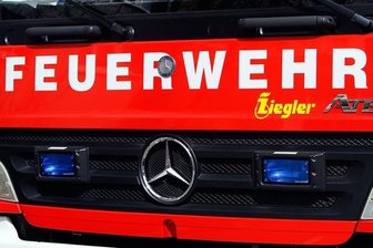 Schlafzimmerbrand durch Nachttischlampe -