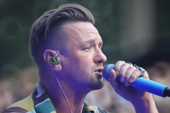 Schlager-Rocker Ben Zucker kommt nach Zwickau: Was am Wochenende in Westsachsen los ist - Voriges Jahr begeisterte Ben Zucker auf der Freilichtbühne Zwickau. Am Freitagabend singt er in der Stadthalle.