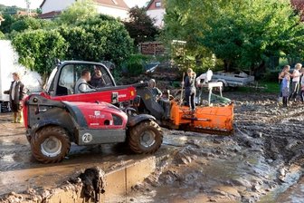 Schlamm und Wasser treffen Klaffenbach - 