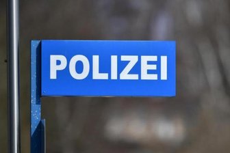 Schlampige Arbeit, Wucherpreise: Polizei warnt vor Steinreinigern im Vogtland und Westsachsen - Die Polizei warnt vor sogenannten Steinreinigern, die seit einigen Wochen im Raum Auerbach, Plauen, Werdau und Zwickau unprofessionelle Dienstleistungen zu Wucherpreisen
