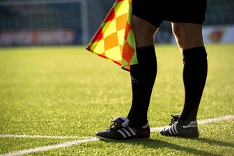 Schlechte Nachrichten für Fußballvereine in Zwickau und Umgebung: Kreisverband setzt Punktabzüge um - Ohne Schieds- und Linienrichter geht es nicht. Der Kreisverband Fußball Zwickau greift bei Schiedsrichterunterbestand durch.