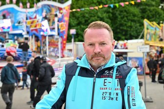 Schlechte Nachrichten verschrecken das Publikum: Der Chemnitzer Rummel zwischen Tradition und Zoff - Unterwegs auf dem Chemnitzer Rummel: Hier mit Rico Illgen, dem Chef des mittelsächsischen Schaustellerverbandes.