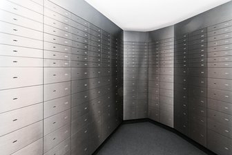 Schließfach-Sicherheit: Wie Geldhäuser im Vogtland auf den Millionen-Einbruch von Gelsenkirchen reagieren - Tresorraum der Plauener Filiale der Volksbank Vogtland-Saale-Orla: Ein unbefugter Zutritt sei ausgeschlossen, heißt es.