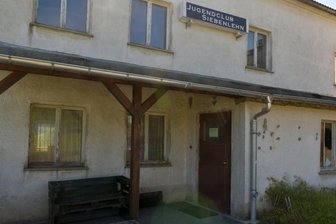 Schließung des Siebenlehner Jugendclubs sorgt für Debatte - Verschlossene Tür: Der Jugendclub in Siebenlehn kann derzeit nicht besucht werden.