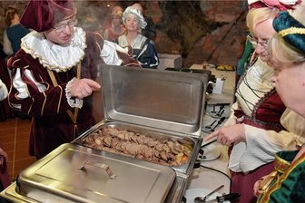 Schloss Augustusburg: Am Tisch des Kurfürsten gibt es ein Überraschungs-Dessert - In Schloss Augustusburg wird zurzeit an den Rezepten für die nächste kulinarische Landpartie getüftelt. 