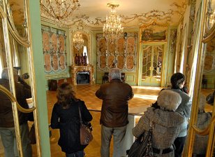 Schloss Lichtenwalde beendet Dornröschenschlaf - 
