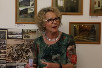 Schlossverein Leubnitz kriegt dickes Lob vom Bürgermeister - Ursula Klebert in der geschichtlichen Ausstellung im Schloss Leubnitz. Die Vereinsvorsitzende ist immer aktiv und sehr engagiert. 