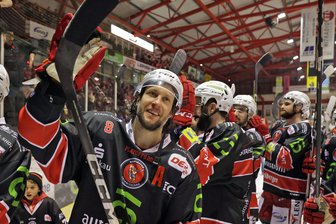 Schlüsselspieler, Schlammschlacht, Schlagzeile: Was Dominic Walsh von den Eispiraten Crimmitschau im Interview verrät - Dominic Walsh geht in seine 13. Saison bei den Eispiraten Crimmitschau.