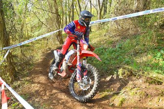 Schmerzhaftes Ende: Tanja Schlossers Rennjahr endet mit einem Handbruch - Tanja Schlosser begann stark, konnte ihr EM-Rennen in Woltersdorf verletzungsbedingt aber nicht beenden.