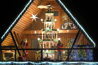 Schmuckstück stimmt in Sohra auf das Fest ein - Weithin grüßt die Pyramide bei Andreas Kretzschmar in Sohra - und das schon seit 2016.