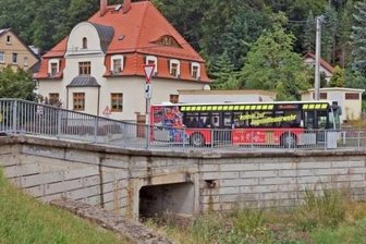Schmutzlerbrücke noch nicht gesperrt - Die Schmutzlerbrücke im Mülsener Ortsteil Ortmannsdorf.