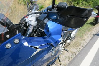 Schneeberg: Motorradfahrer gerät in den Gegenverkehr -