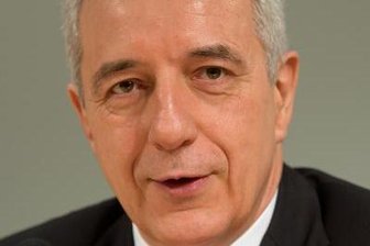 Schneeberger Jägerkaserne wird Sitz der Polizeischule - Der Ministerpräsident von Sachsen Stanislaw Tillich (CDU).
