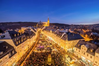 Schneeberger Lichtelfest: Was Besucher in diesem Jahr nicht verpassen sollten - Das Lichtelfest lockt jedes Jahr Tausende Besucher nach Schneeberg, denn es vereint Weihnachts- und Bergbautradition.