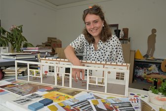 Schneeberger Studentin löst Lärm-Problem an Grundschule - Eva Abt hat sich für ihre Masterarbeit Gedanken gemacht zur Gestaltung des Mehrzweckraumes an der Evangelischen Grundschule in Schneeberg.