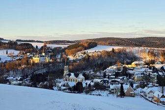 Schneelandschaft auf Neuhausens Kammweg - 