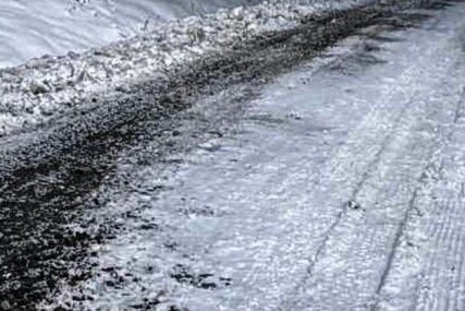 Schneepflug zerstört Loipen - Beliebte Langlaufstrecken bei Geyer wurden von einem Schneepflug zerstört.