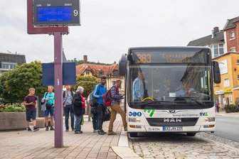 Schnellbus-Linie 383 fährt bis 2029 von Aue nach Chemnitz - Expressbus von Aue nach Chemnitz.