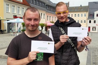 Schnelle Eingreiftruppe für Trucker: Sachsens Ministerpräsident will Yannick Meyer und Kevin Lohse persönlich treffen - Kevin Lohse und Yannick Meyer (von links) freuen sich über die Einladungen.