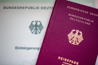 Schneller zum deutschen Pass: Mittelsachsen rechnet mit Verdopplung der Antragszahlen - Das neue Gesetz erleichtert es, die deutsche Staatsbürgerschaft zu bekommen. Auch in Mittelsachsen steigt nun die Anzahl der Anträge.