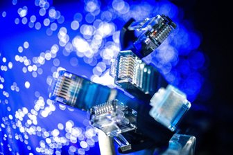 Schnelles Internet: Stadt im Erzgebirge nimmt Breitbandausbau in die Hand - Der Glasfaserausbau ist der Schlüssel zu schnellem Internet. Stollberg hat nun Fördermittel beantragt.