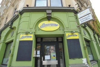 Schnitzelparadies noch bis Ende August offen - Das Schnitzel-Paradies im Eckhaus Hartmannstraße/An der Markthalle: Mietvertrag gekündigt, Ende August ist Schluss.