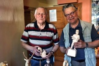Schnitzer stellen sich beim Hoftag vor - Karl-Heinz Steinbach und Arnim Kosenzky zeigten im Müllerhof ihre Holzkunstwerke.