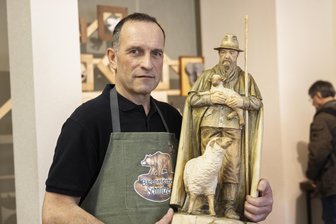 Schnitzertage im Erzgebirge: Das sind die Preisträger 2026 - Udo Grund aus Bärenstein wurde für seinen „Schäfer“ mit dem ersten Platz geehrt.